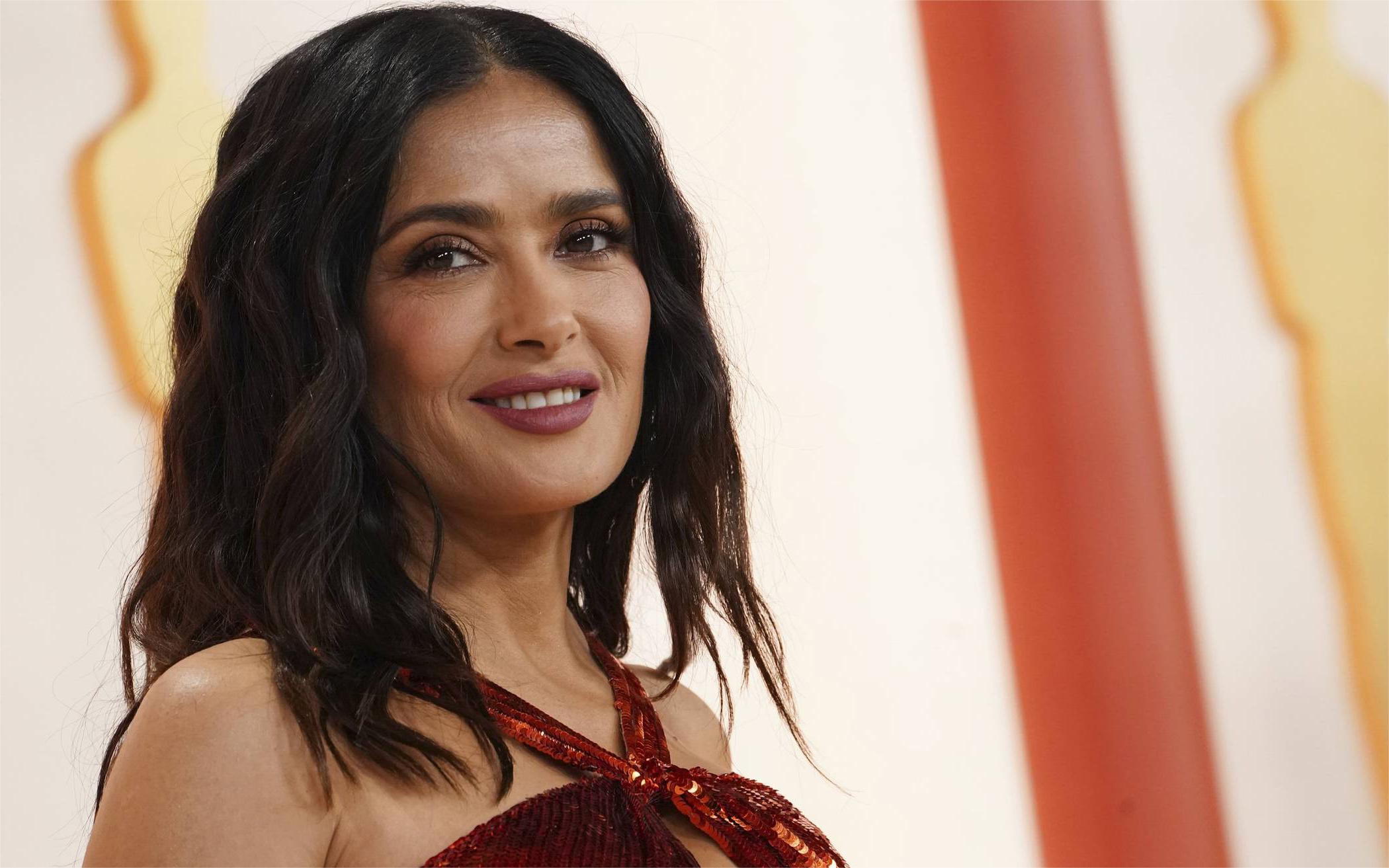 38 Fakta Tentang Salma Hayek